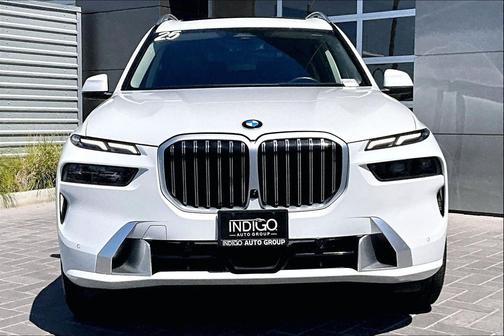 Mineral White Metallic 2025 BMW X7 xDrive40i