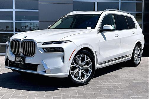 Mineral White Metallic 2025 BMW X7 xDrive40i