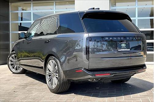 2025 Land Rover Range Rover P530 SE 7 Seat