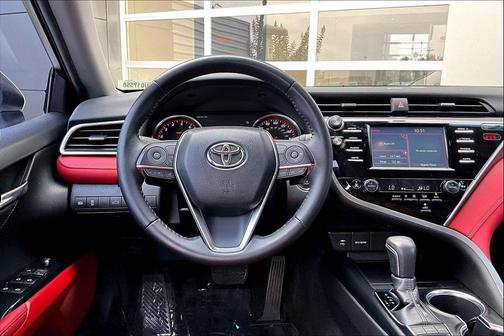 Pearl 2018 Toyota Camry XSE
