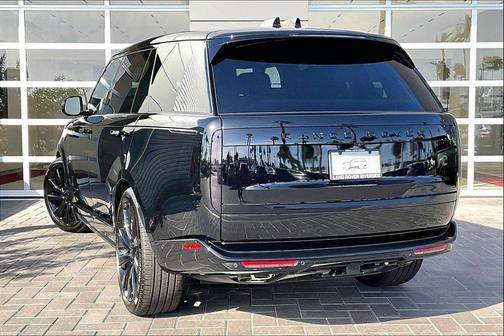 Narvik Black 2026 Land Rover Range Rover P615 SV Black