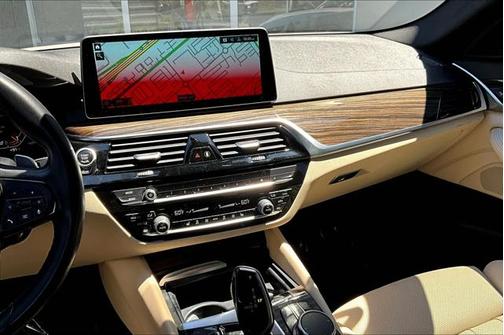2022 BMW 530 i
