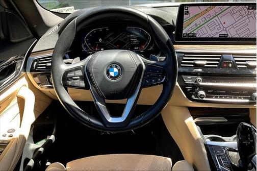 2022 BMW 530 i