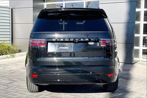 2023 Land Rover Discovery P300 S R-Dynamic