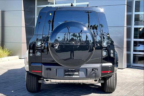 2026 Land Rover Defender P400 X-Dynamic SE