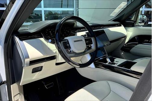 2025 Land Rover Range Rover P400 SE