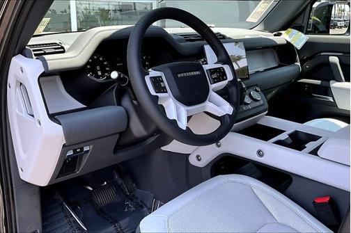 2025 Land Rover Defender 110 P400 S