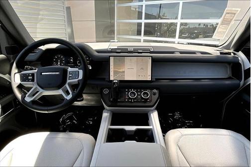 2025 Land Rover Defender 110 P400 X-Dynamic SE