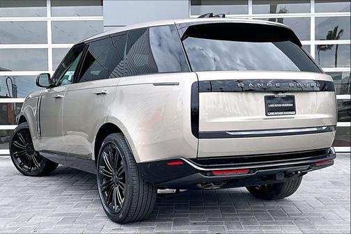 2026 Land Rover Range Rover P530 SE 7 Seat