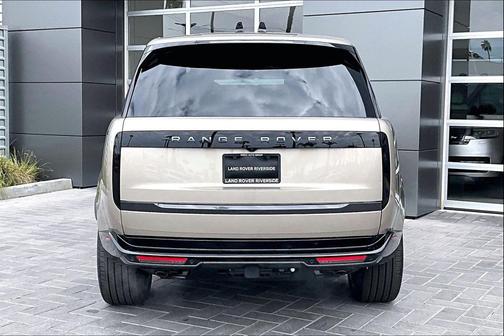 2026 Land Rover Range Rover P530 SE 7 Seat