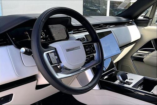 2026 Land Rover Range Rover P400 SE 7 Seat