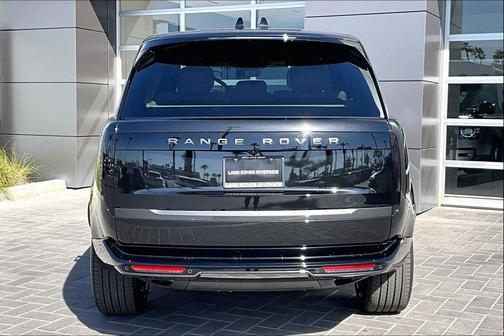 2026 Land Rover Range Rover P400 SE 7 Seat