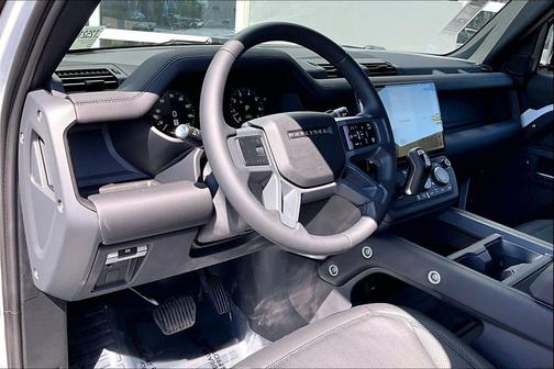 Fuji White 2026 Land Rover Defender P400 X-Dynamic SE