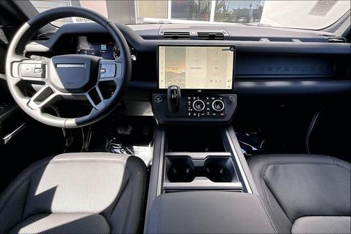 Fuji White 2026 Land Rover Defender P400 X-Dynamic SE