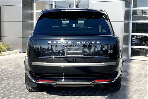 2023 Land Rover Range Rover P530 SE