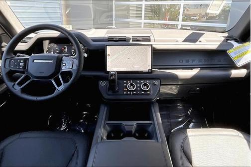 2025 Land Rover Defender 130 P400 X-Dynamic SE