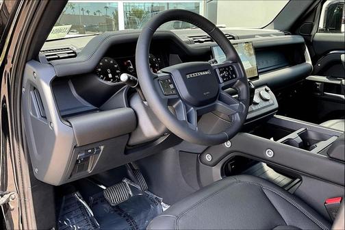 2025 Land Rover Defender 130 P400 X-Dynamic SE