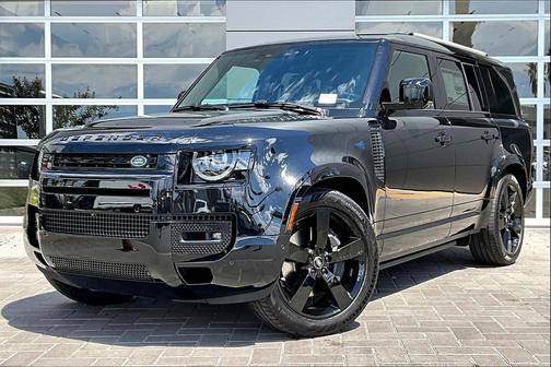 2025 Land Rover Defender 130 P400 X-Dynamic SE
