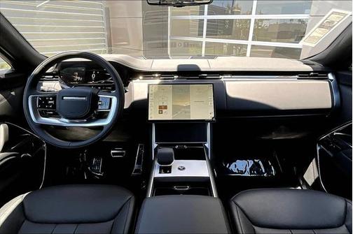 2025 Land Rover Range Rover P400 SE