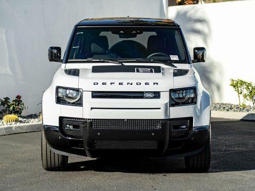 2025 Land Rover Defender 110 P500 X-Dynamic SE