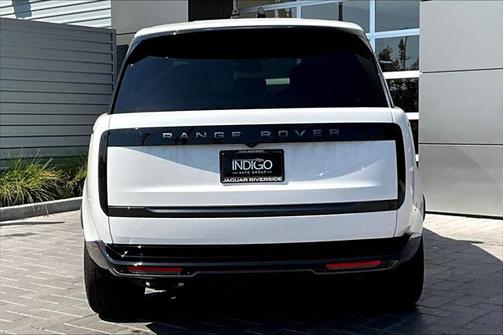 2025 Land Rover Range Rover P530 SE