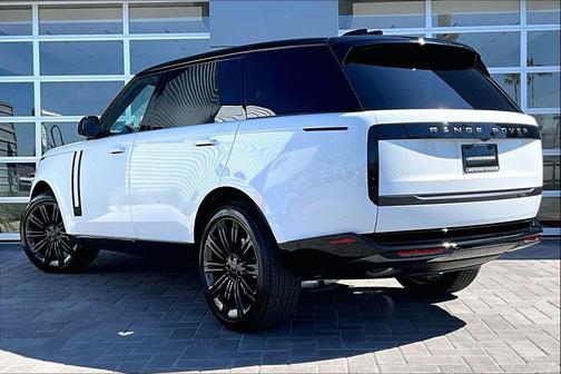 2026 Land Rover Range Rover P400 SE 7 Seat