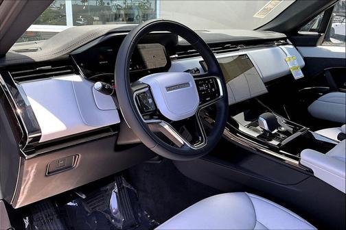 Charente Gray Premium Metallic 2026 Land Rover Range Rover Sport SE