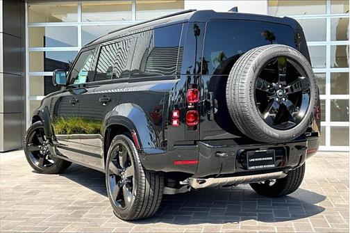 2025 Land Rover Defender 110 P400 X-Dynamic SE