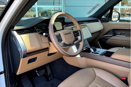 2025 Land Rover Range Rover P400 SE
