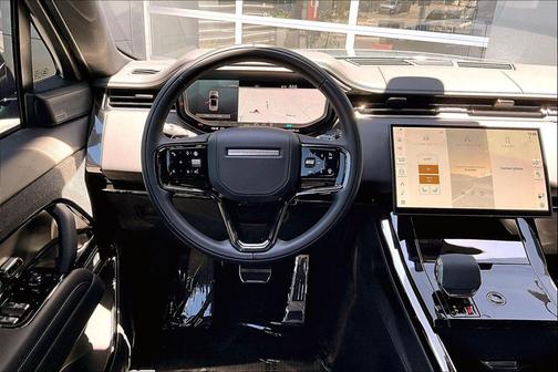 Green 2025 Land Rover Range Rover Sport SE