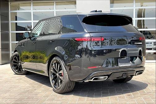 2025 Land Rover Range Rover Sport SE