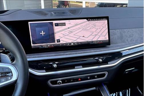 2025 BMW X7 M60i