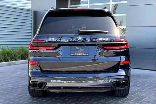 2025 BMW X7 M60i