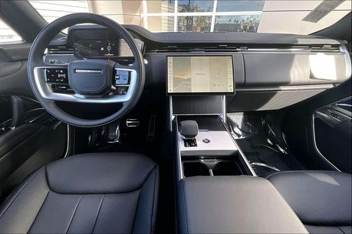 2025 Land Rover Range Rover P400 SE 7 Seat