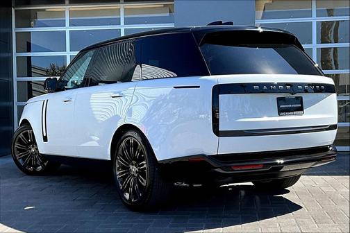 2025 Land Rover Range Rover P400 SE 7 Seat
