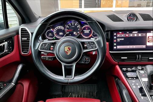 2023 Porsche Cayenne Platinum Edition