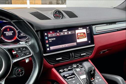 2023 Porsche Cayenne Platinum Edition