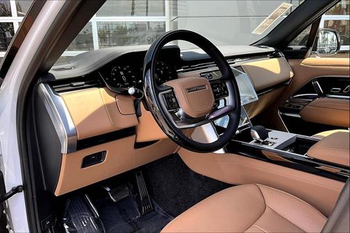 2025 Land Rover Range Rover P530 SE