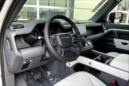 2025 Land Rover Defender 110 P400 X-Dynamic SE