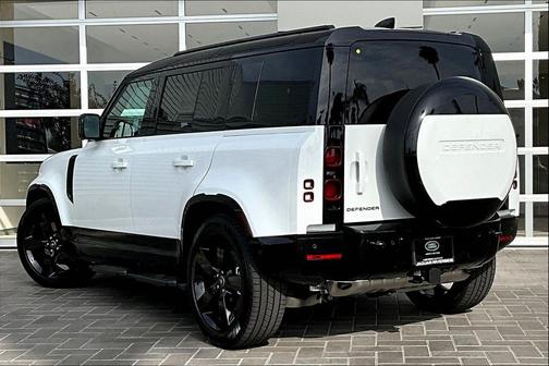 2025 Land Rover Defender 110 P400 X-Dynamic SE