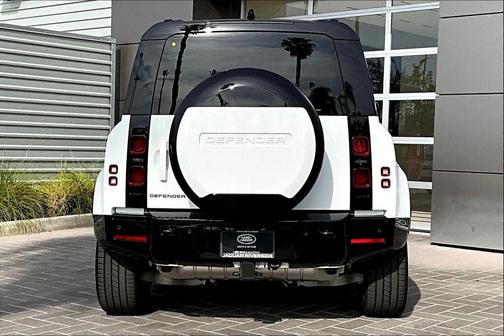 2025 Land Rover Defender 110 P400 X-Dynamic SE