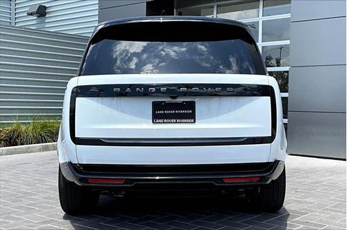 2025 Land Rover Range Rover P530 SE 7 Seat