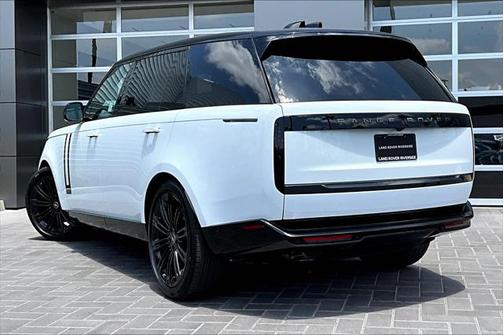 2025 Land Rover Range Rover P530 SE 7 Seat