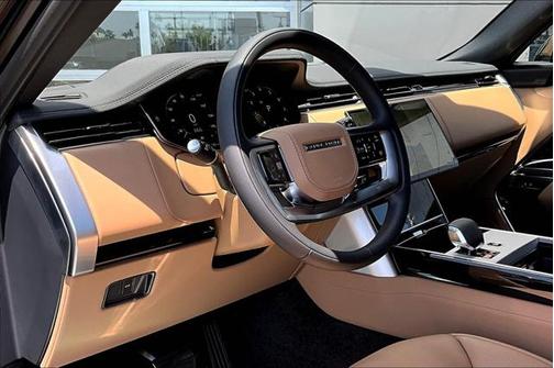 2025 Land Rover Range Rover P530 SE