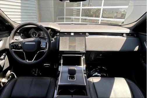 2026 Land Rover Range Rover Velar P250 SE R-Dynamic