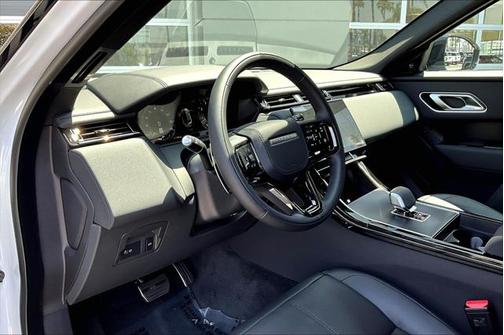 2026 Land Rover Range Rover Velar P250 SE R-Dynamic