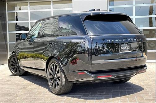2025 Land Rover Range Rover P550e SE