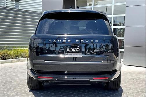 2025 Land Rover Range Rover P550e SE