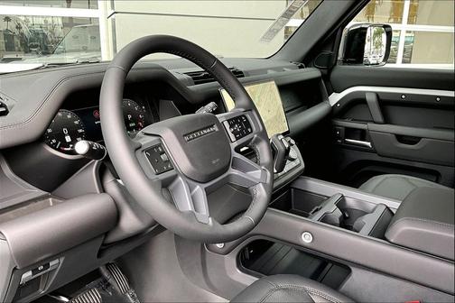 2026 Land Rover Defender P400 X-Dynamic SE