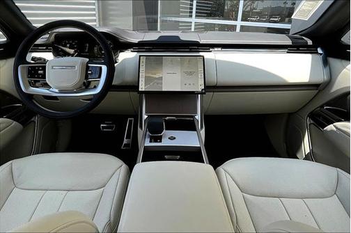 2025 Land Rover Range Rover P550e SE